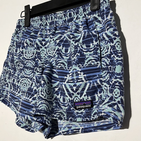 Patagonia Girl’s Baggies Sunburst Bend Blue Water Repellant Shorts Size Medium - Picture 5 of 8